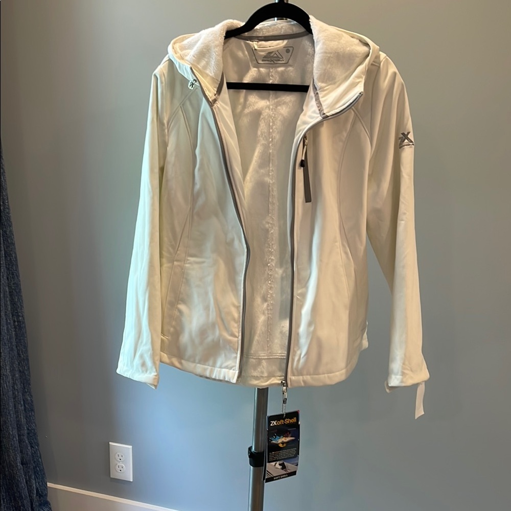 ZeroXposur White Ski & Snow Jacket Lightweight Design